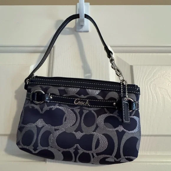 💙🩶Coach Signature Pattern Navy & Silver Wristlet. Leather trim, Silver Hardware. - Picture 2 of 9